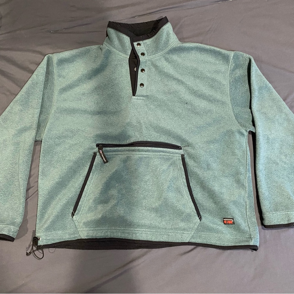 Greene and black fleece pullover